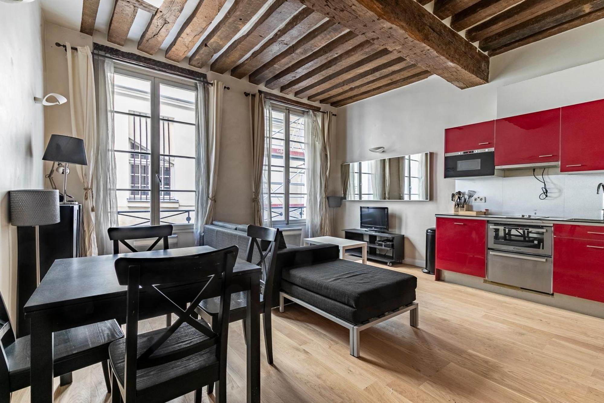 Halles Apartment